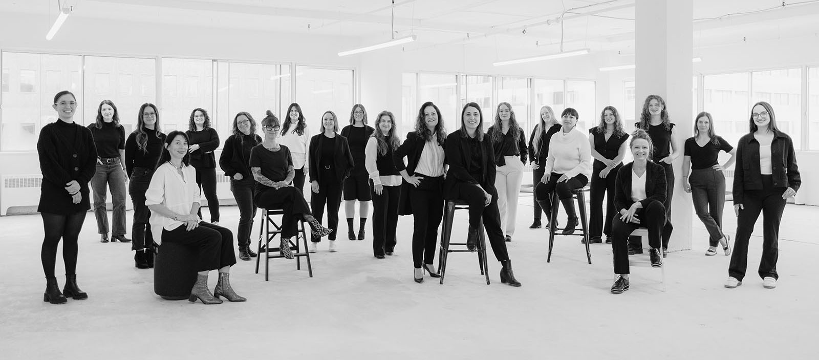 2025-11-17-Folio-Design-Shooting-Groupe-02-Yanick-Lesperance-photographe-mise-a-jour-6-janvier-2026_choix